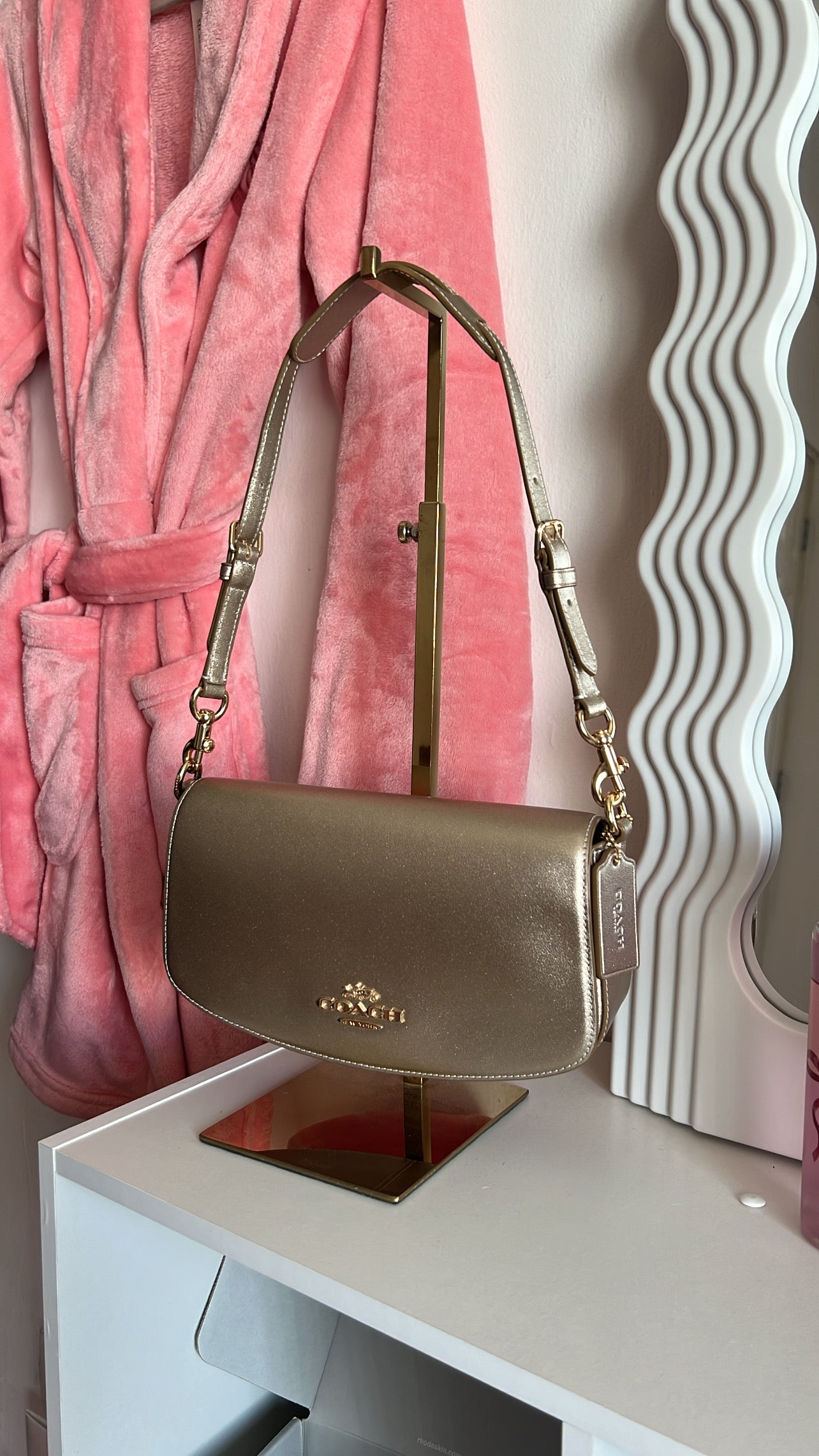 Bolso de hombro Coach Dorado