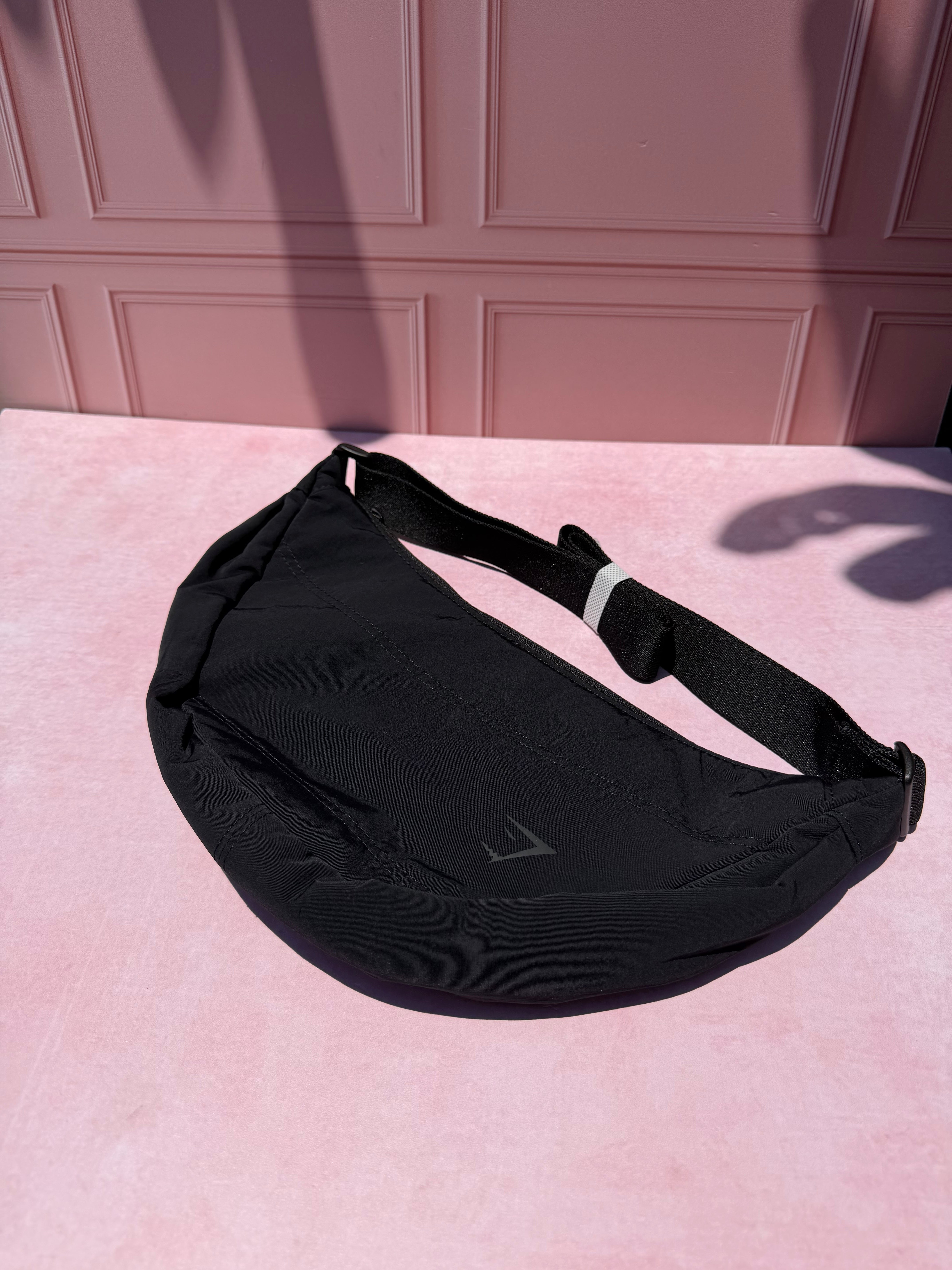 Pleat small Crossbody GYMSHARK