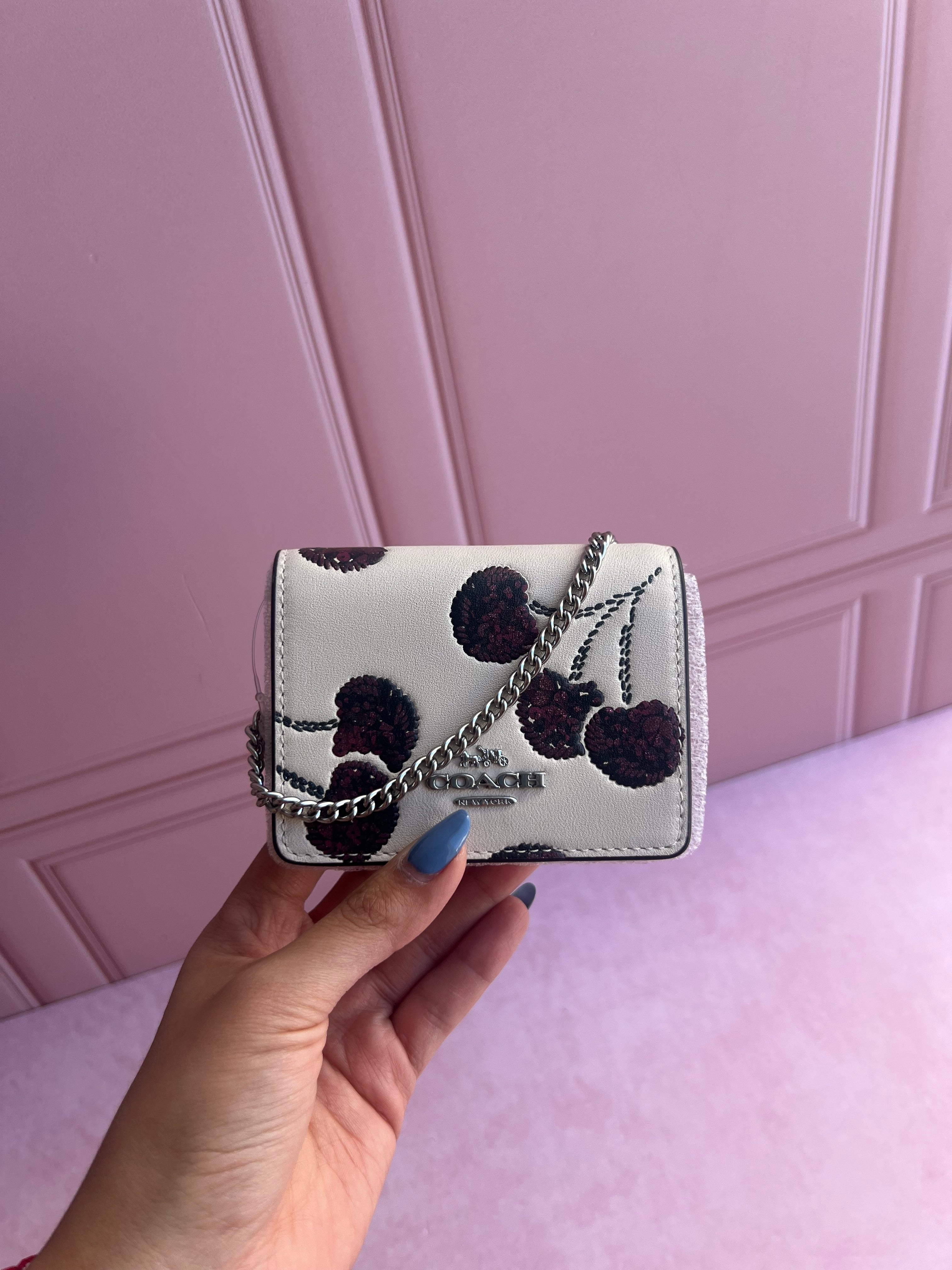 Mini Wallet con cadena Estampado Cherries