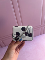 Mini Wallet con cadena Estampado Cherries