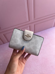 Medium Wallet Coach
