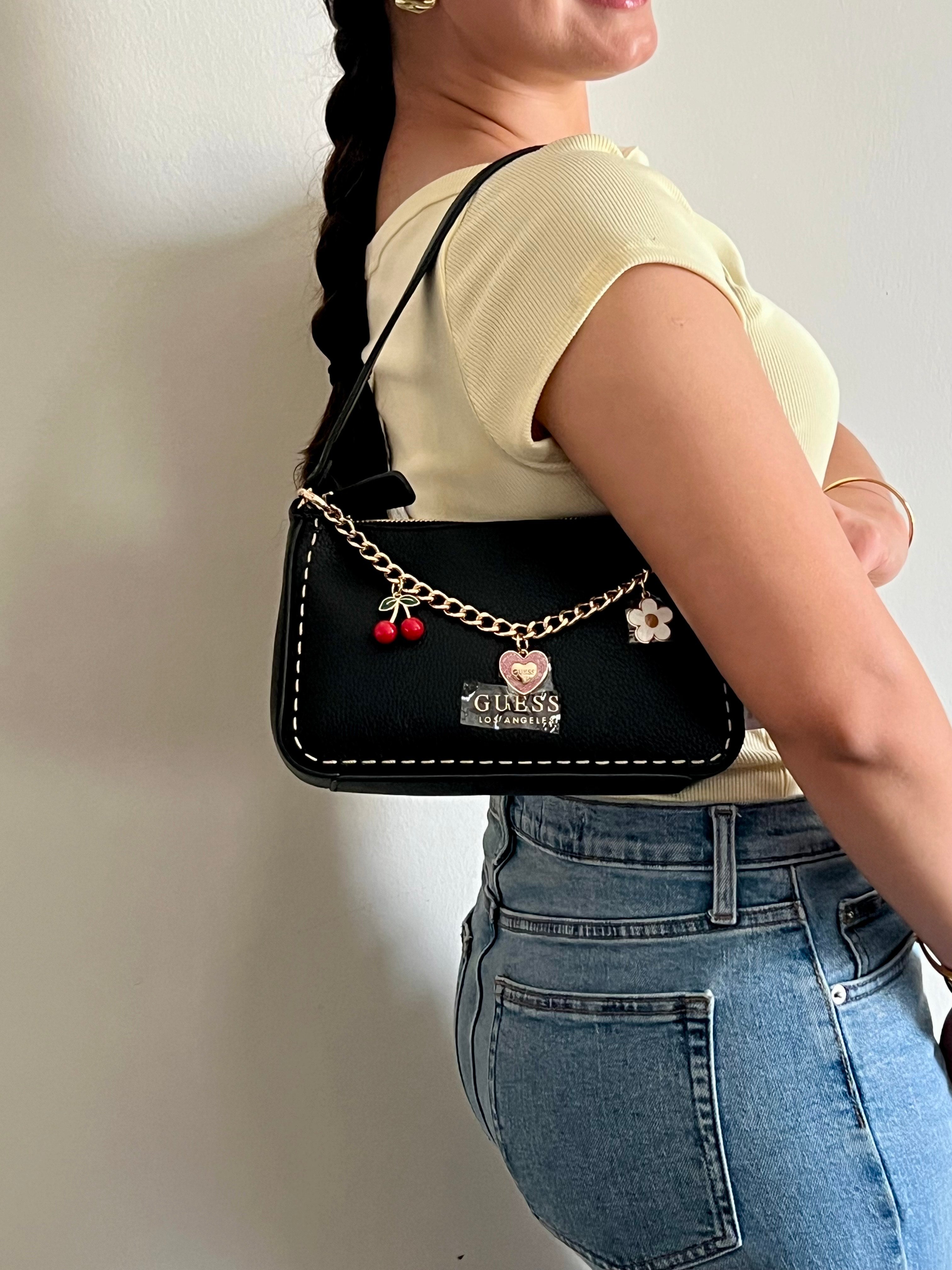 Guess Shoulder bag con Charms